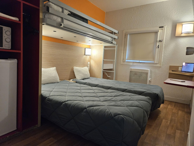 Bedroom 2, Premiere Classe Arras - Tilloy Les Mofflaines, Pas-de-Calais