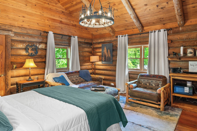 Bedroom 3, North 40 Lodge, Habersham
