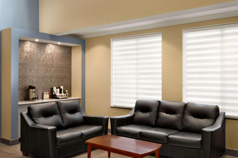 Public Area, Baymont By Wyndham Ft. Leonard/Saint Robert, Pulaski