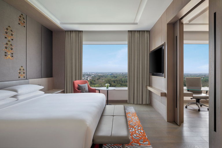 Bedroom 3, Sheraton New Delhi Hotel, Delhi