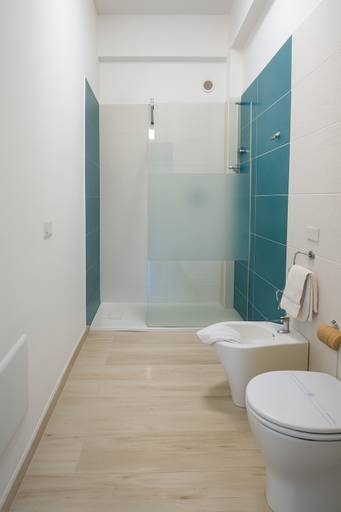 Bathroom 3, Marina di Petrolo Apartments, Trapani