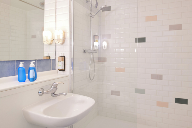 Bathroom 3, Greet hotel Saint Nazaire Trignac, Loire-Atlantique