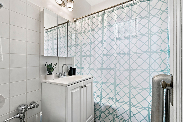Bathroom, 1BR Well-equipped Apt - Marshfield E3, Cook