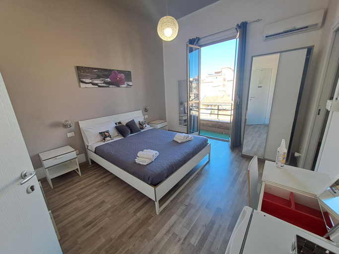Others 5, Bedroom la stazione, Palermo