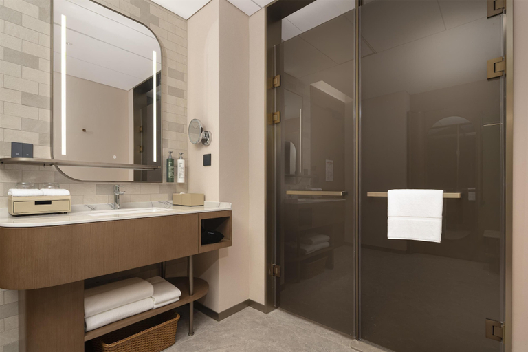 Bathroom 4, Hilton Garden Inn Zhongwei Shapotou, Zhongwei