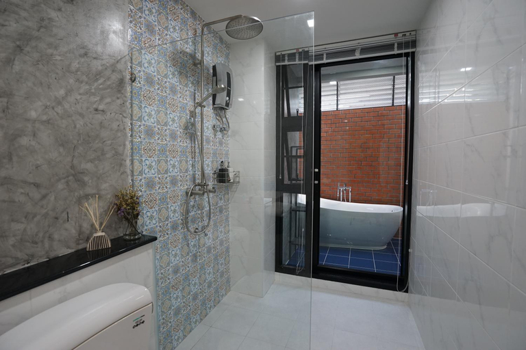 Bathroom 4, Luck Esan Loft, Muang Ubon Ratchatani