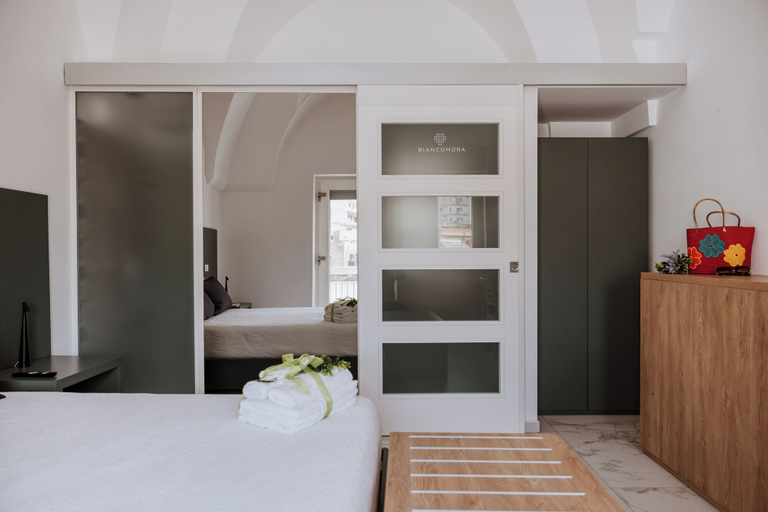 Room 5, Biancomora, Taranto