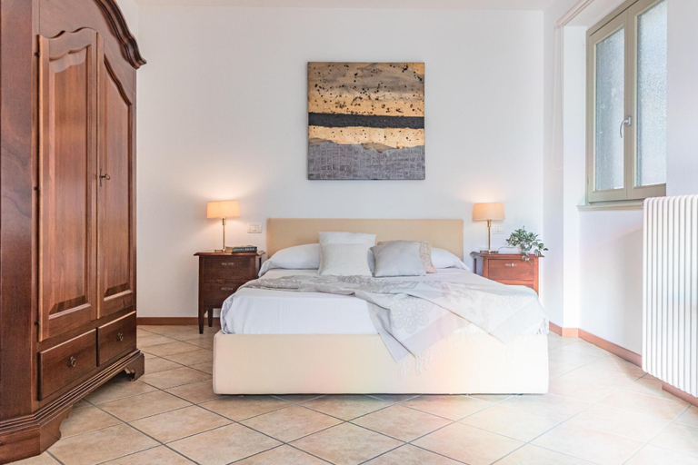 Bedroom 3, Sunny Varenna Apartment, Lecco