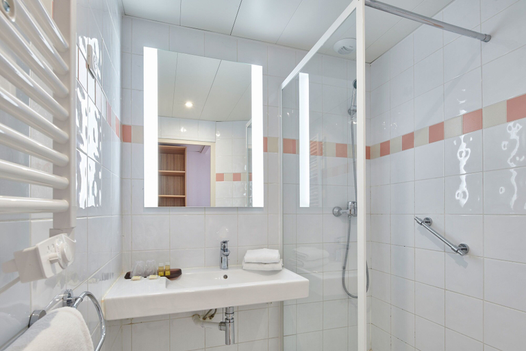 Bathroom 4, Club Vacances Bleues Plein Sud, Var