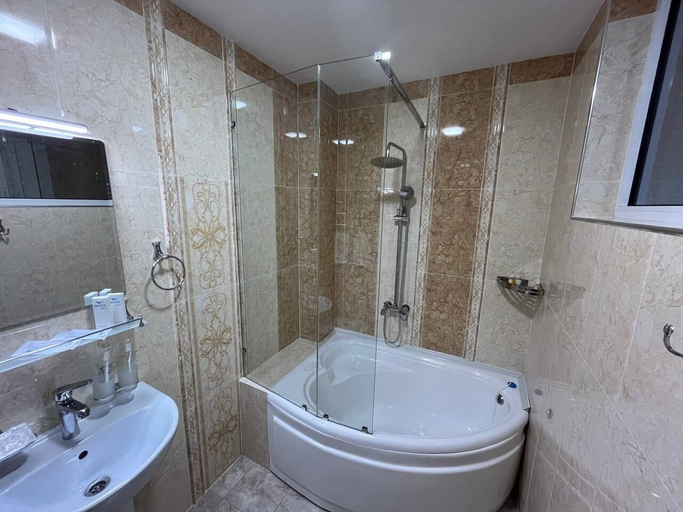 Bathroom 4, AKS HOTEL, O'rtachirchiq