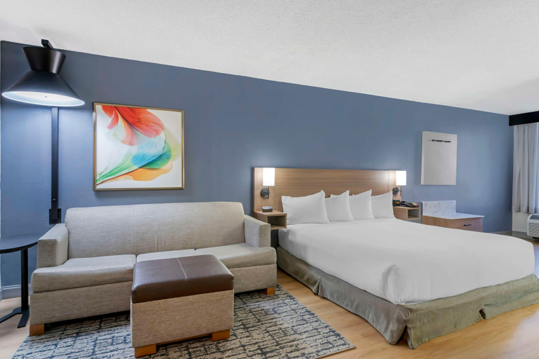 Bedroom 3, The IAH Houston Hotel, Houston