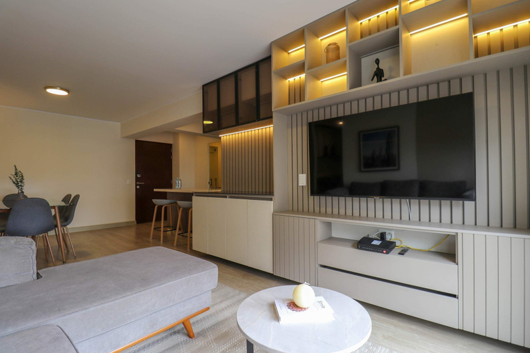 Room 5, w Prestigious 3BR w Great Balcony in Miraflores, Lima