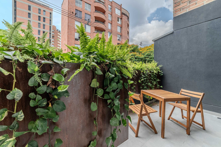 Room 2, w Spacious 3BR w Outdoor Dining Terrace in Laureles, Medellín