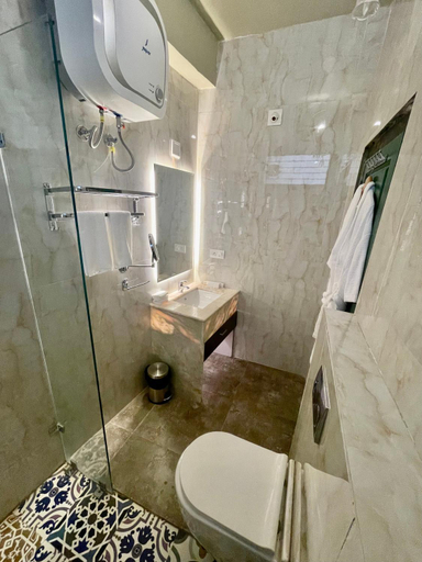 Bathroom 5, Sheeshmahal By Oladar, Udaipur