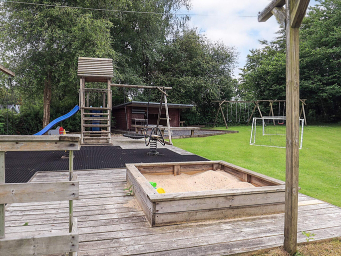 Others 4, 5 Star Holiday Home in Roslev, Skive