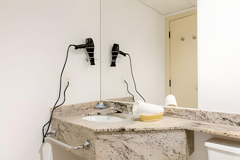 Bathroom 3, Hospedez - Lindo flat prox. a Alphaville – 1602, Osasco