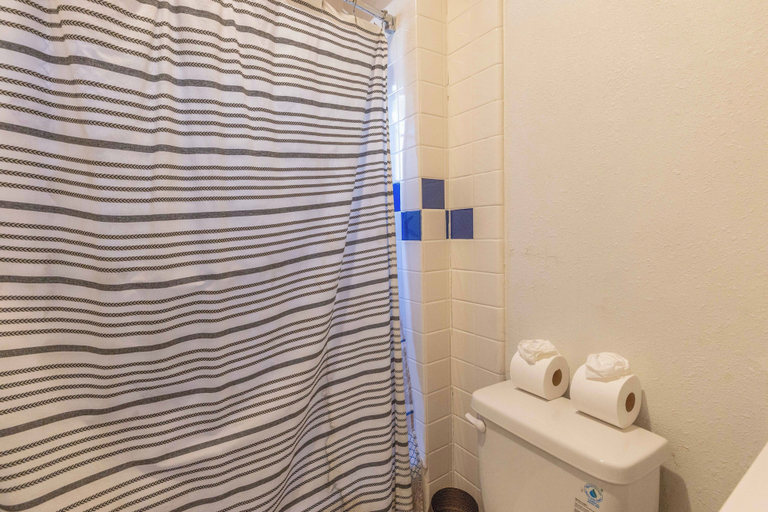 Bathroom 5, True Big Bear Lake Cabin with jacuzzi, San Bernardino