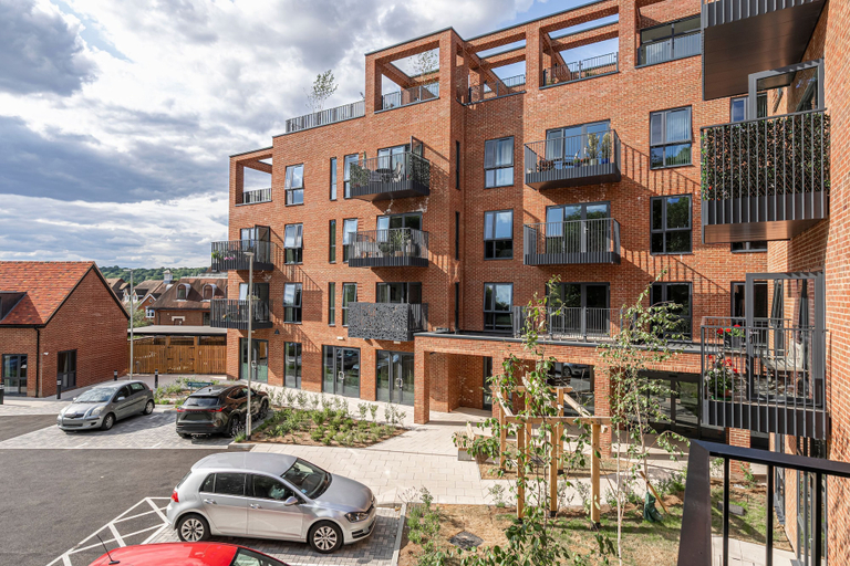Exterior & Views