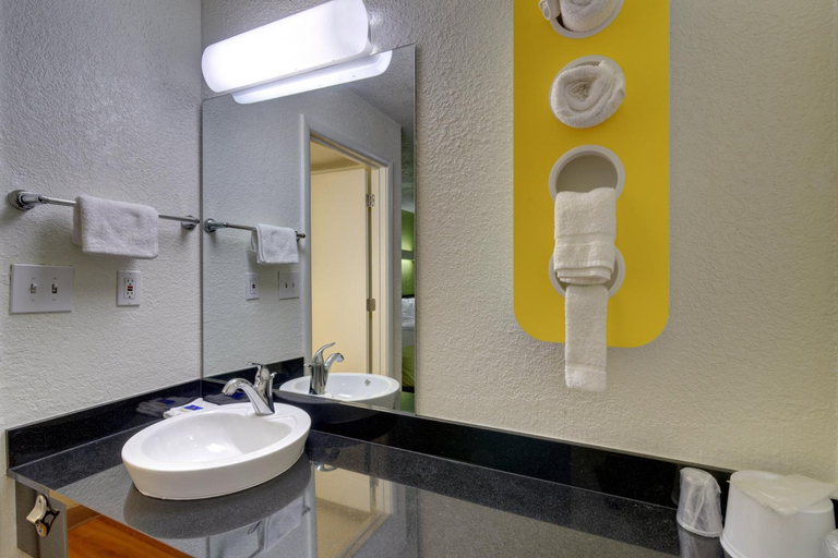 Bathroom 4, Motel 6 Destin, Okaloosa