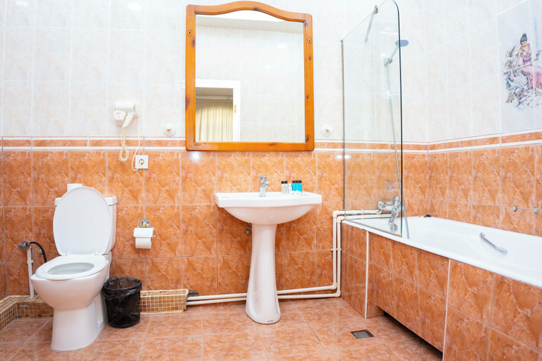 Bathroom 3, Royal Boutique Hotel, Baku