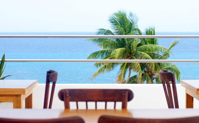 Food & Drinks 3, Albatros by Bedsfriends, Cozumel