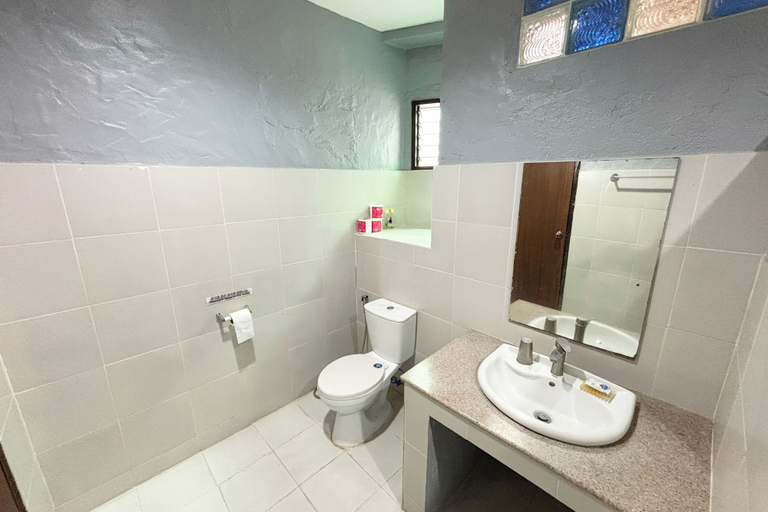 Bathroom 3, Sea Queen Dive Resort Puerto Galera, Puerto Galera