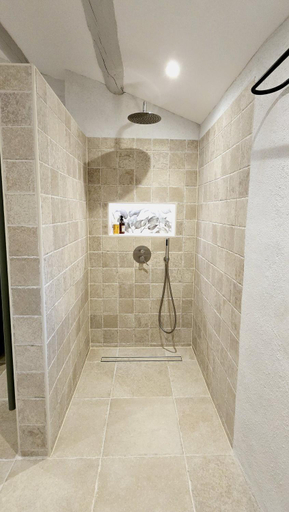 Bathroom 4, Les Guillaume Rey, Vaucluse