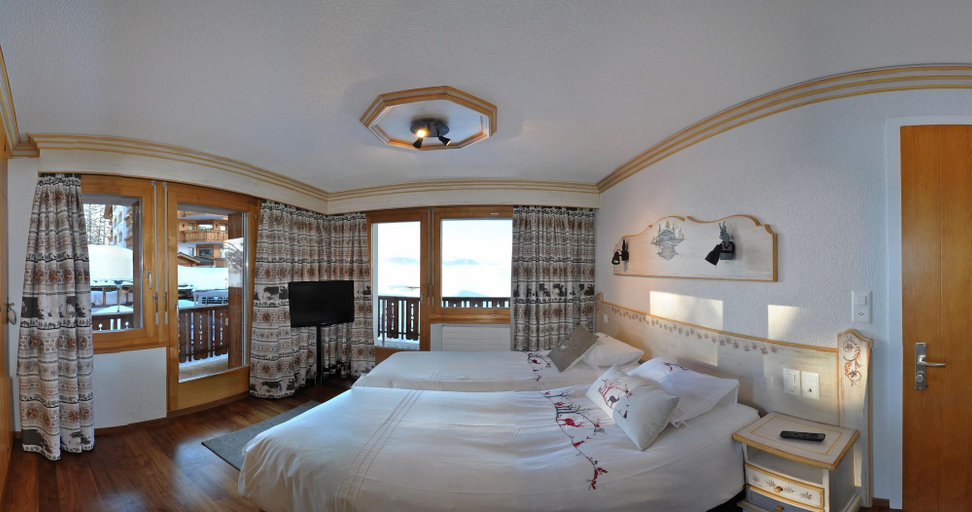 Bedroom 2, Les Petits Mélèzes, Sierre