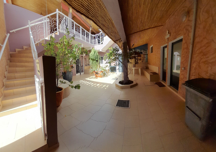 Others 2, Auberge le Baobab Saly, Mbour