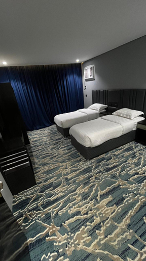 Bedroom 2, Qimam Park Hotel 4
