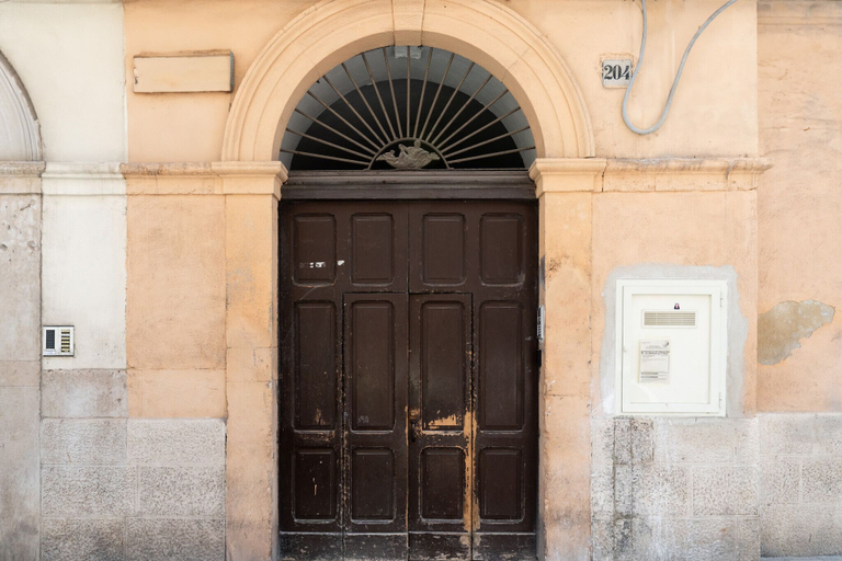 Room 5, Nicolaus 204 - Grey Room by Wonderful Italy, Bari