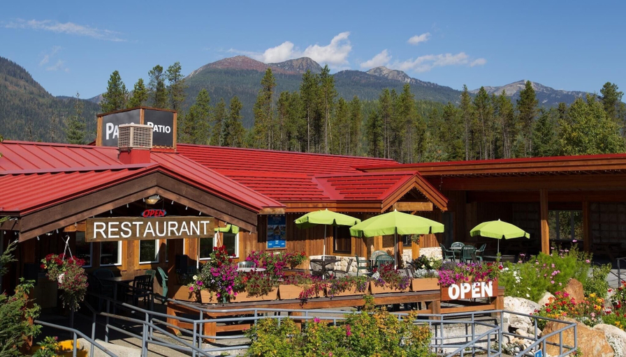 Restaurant 2, Saddle Mountain Lodge, Thompson-Nicola