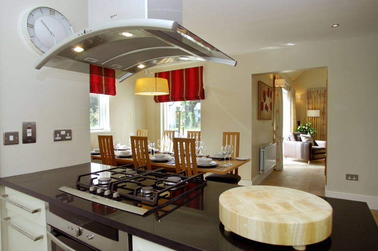 Room 5, Spacious 4 Bedroom Home to Sleep 8 People Just 5 Mins From Kenmare Town