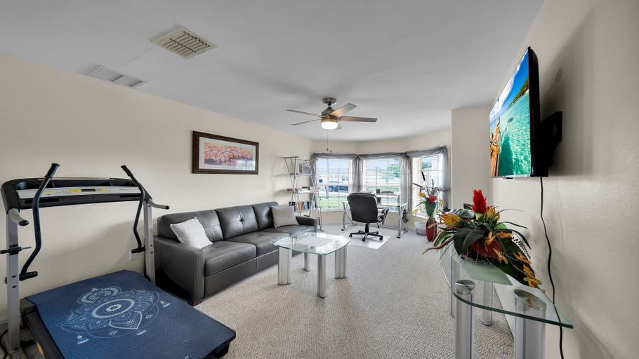 Room 4, Casa de La Vista Pool Spa With Lakefront View, Lee