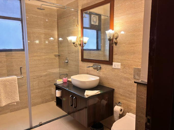 Bathroom, The Birder's Inn, Bharatpur