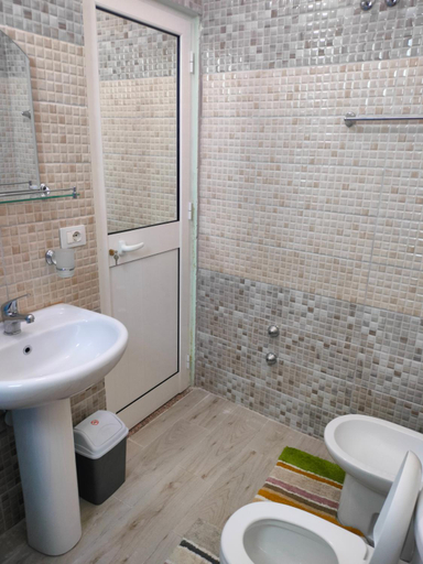Bathroom 3, REARDI, Durrësit