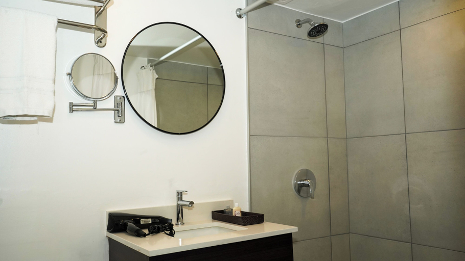 Bathroom 4, Plaza Hotel and Suites, San Salvador