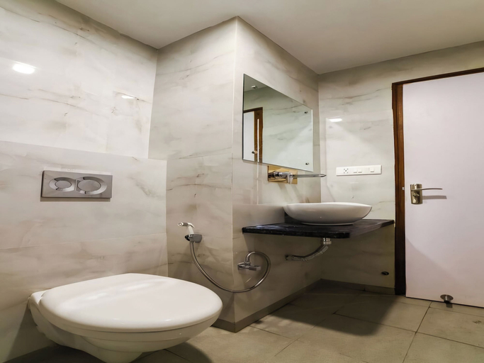 Bathroom 5, Hotel Awesome International, Delhi