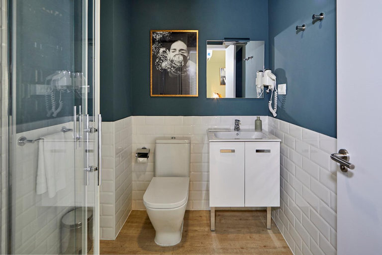 Bathroom 4, L&H La Latina Selection, Madrid