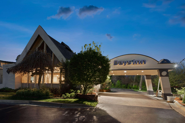 Public Area 2, Days Inn by Wyndham Ann Arbor, Washtenaw