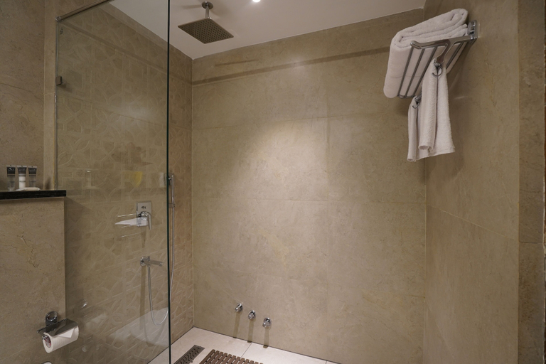 Bathroom 4, Crestorio Resort & Spa Dehradun, Dehradun