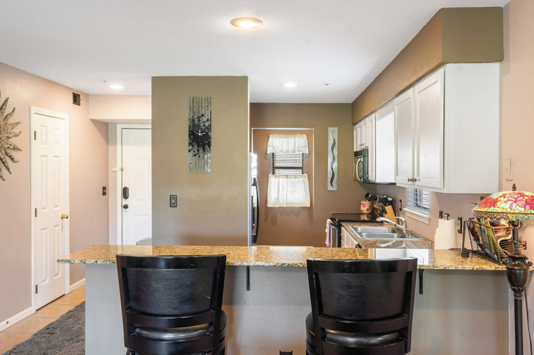 Interior 4, The Tee Shot - Condo for 4, Taney