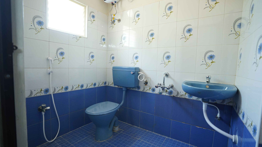 Bathroom, Zenova Stays, Thiruvallur