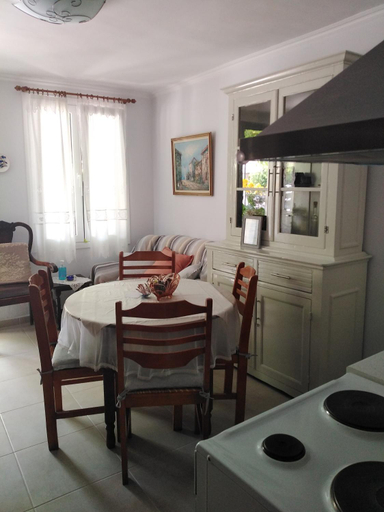 Food & Drinks 3, Nostalgia Apartment A in Sami 50 metres from the sea, Ionian Islands