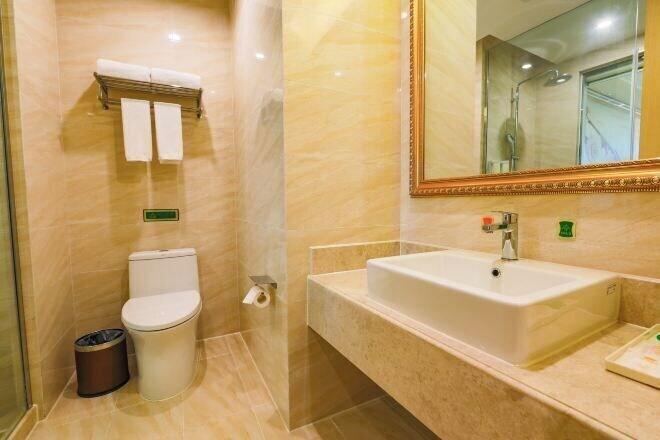 Bathroom 2, Vienna Hotel (Yixing High-speed Railway Station), Wuxi