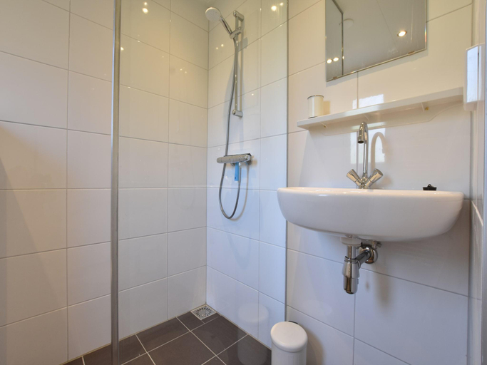 Bathroom 4, Cottage in Veluwe near Forest Park, Barneveld
