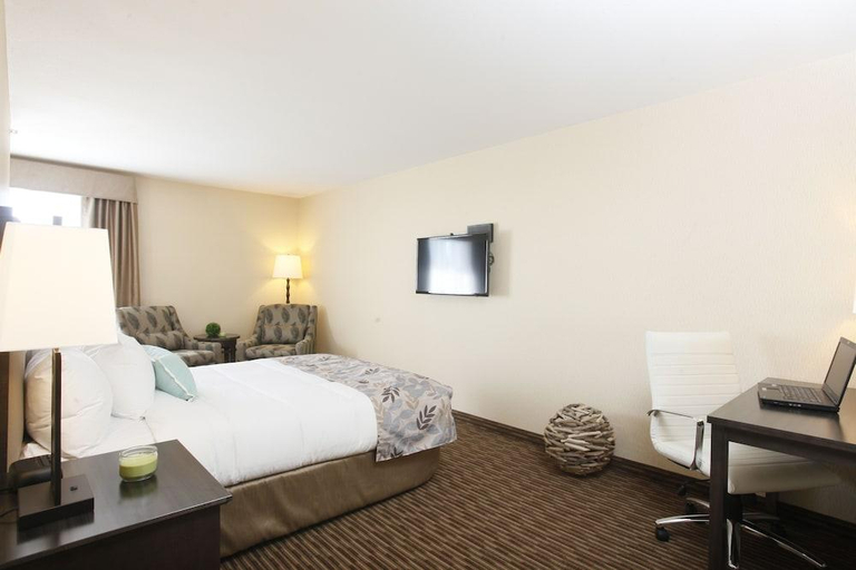 Bedroom 3, Pomeroy Inn & Suites at Olds College, Division No. 6