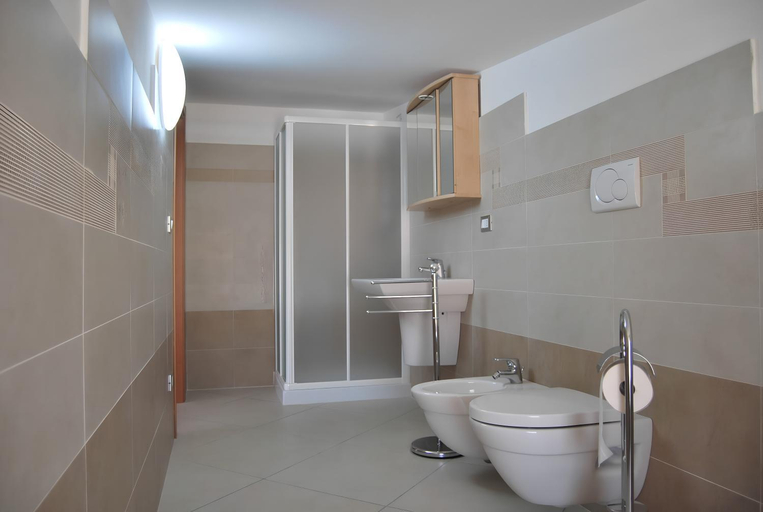 Bathroom 3, Eu ropa Hotel, Teramo