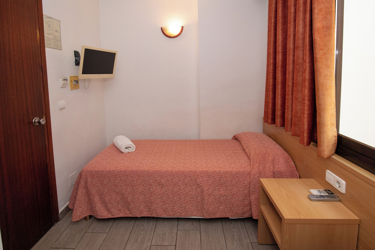 Bedroom, Hostal Montaña, Baleares