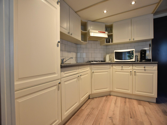 Others 5, Chalet in Veluwe near Sauna Drome, Putten